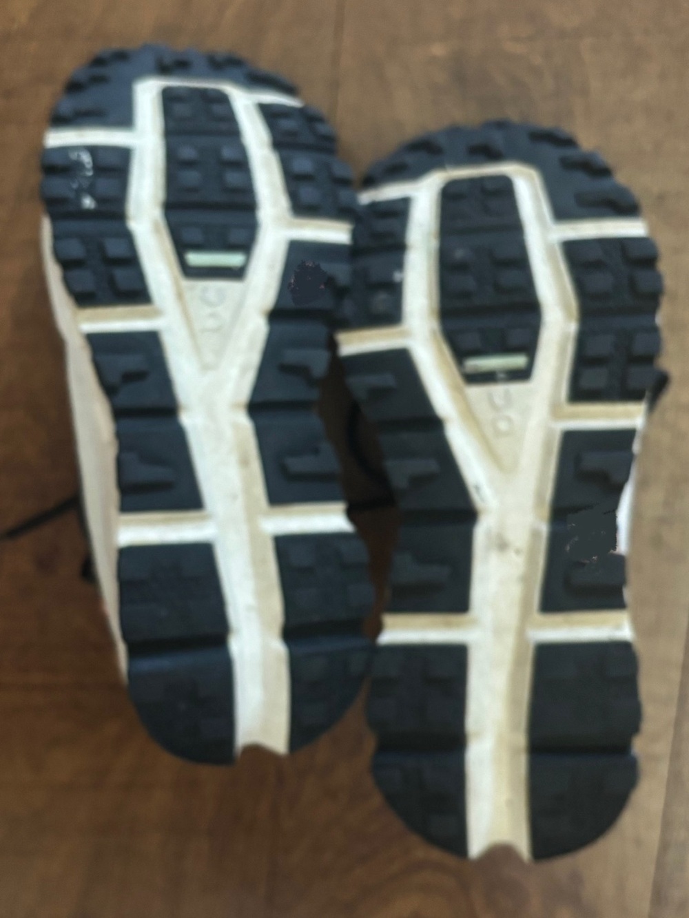 Oncloud Cloudultra Helion Womens  athletic shoes Sz 6 - Picture 8 of 11